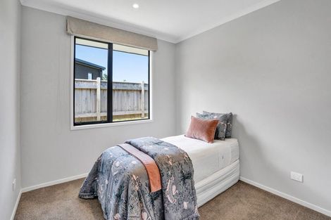 Photo of property in 8 Matau Lane, Ferndale, New Plymouth, 4310