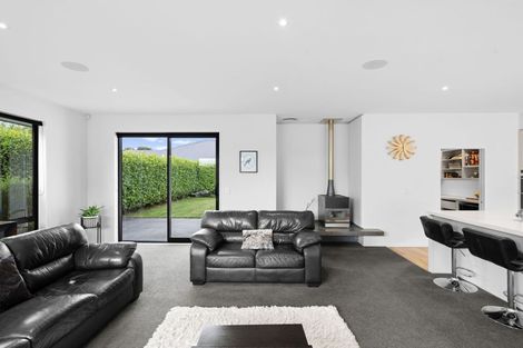 Photo of property in 2 Westburn Place, Prebbleton, 7604