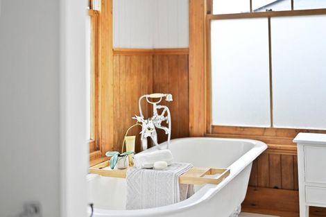 Photo of property in 106 Forest Lake Road, Forest Lake, Hamilton, 3200