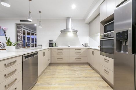 Photo of property in 26 Penetaka Heights, Pyes Pa, Tauranga, 3112