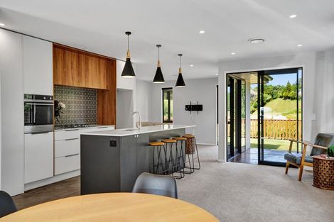 Photo of property in 8 Matau Lane, Ferndale, New Plymouth, 4310