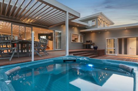 Photo of property in 12 Oban Road, Browns Bay, Auckland, 0630