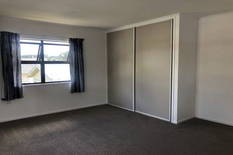 Photo of property in 73 Tramway Road, Beach Haven, Auckland, 0626