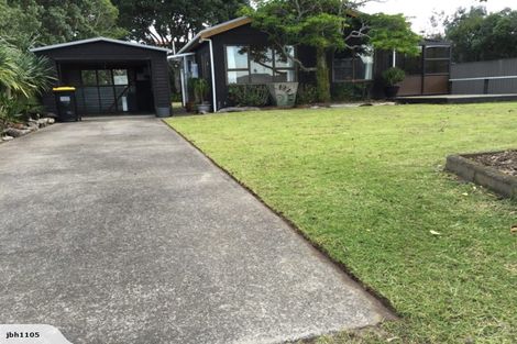 Photo of property in 205 Seaview Road, Whangamata, 3620