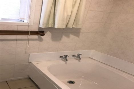 Photo of property in 134 Waimumu Road, Massey, Auckland, 0614