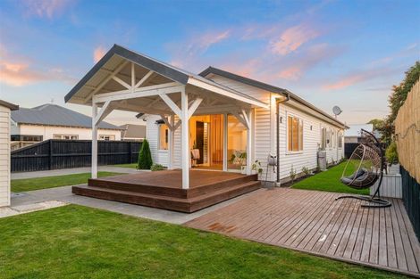 Photo of property in 10 Factory Road, Belfast, Christchurch, 8051