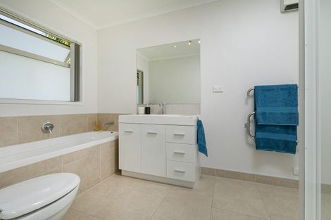 Photo of property in 37 Elizabeth Street, Orewa, 0931