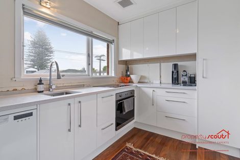 Photo of property in 1/1 Neville Street, Point Chevalier, Auckland, 1022