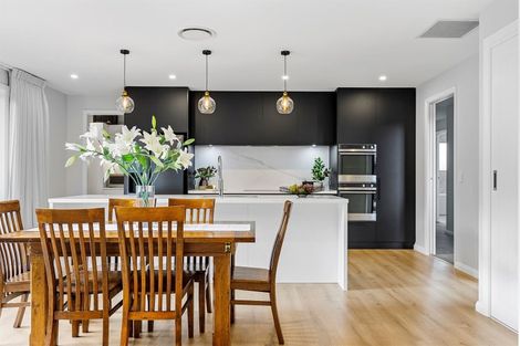 Photo of property in 6 Old Stone Lane, Cracroft, Christchurch, 8022