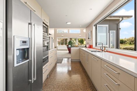 Photo of property in 14 Highgrove, Saint Clair, Dunedin, 9012