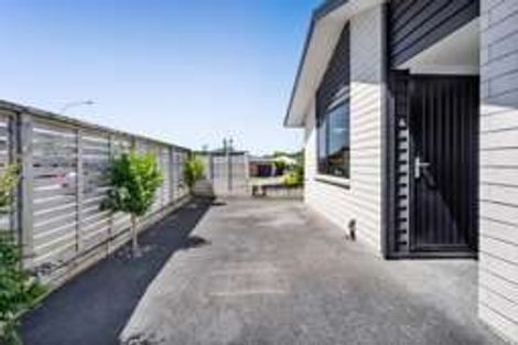 Photo of property in 8a Frederick Place, Whalers Gate, New Plymouth, 4310