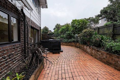 Photo of property in 33 James Evans Drive, Northcote, Auckland, 0627
