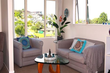 Photo of property in 3 Grovenor Drive, Orewa, 0931