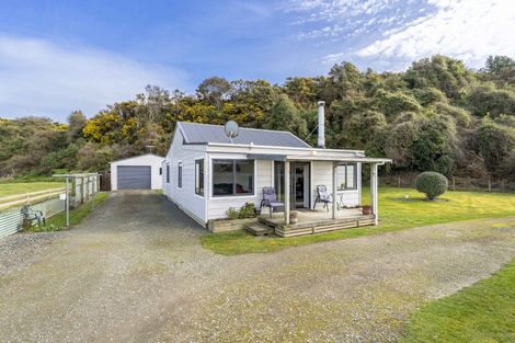 Photo of property in 1354 Toko Mouth Road, Toko Mouth, Milton, 9292