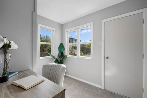 Photo of property in 20a Corunna Road, Milford, Auckland, 0620