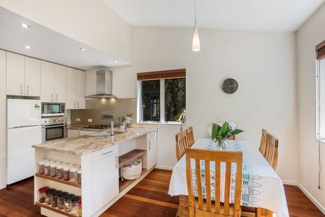 Photo of property in 68b Verran Road, Birkdale, Auckland, 0626