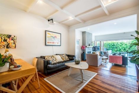 Photo of property in 8 Westwell Road, Belmont, Auckland, 0622