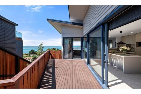 Photo of property in 35 Mount Pleasant Road, Mount Pleasant, Christchurch, 8081