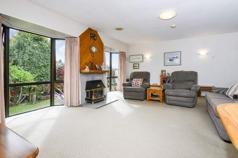 Photo of property in 2/18 Wairakei Street, Greenlane, Auckland, 1051