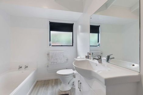 Photo of property in 147k Glengarry Road, Glen Eden, Auckland, 0602