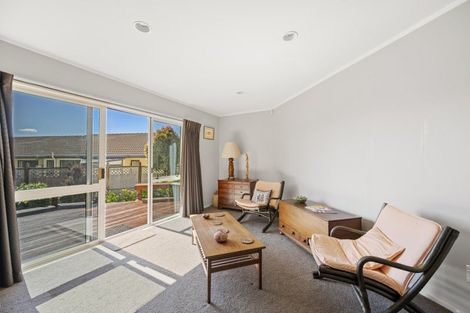 Photo of property in 17 Kingsgate Avenue, Havelock North, 4130