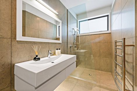 Photo of property in 43 Clifton Road, Hauraki, Auckland, 0622