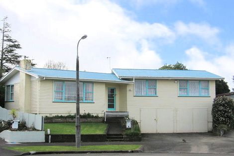 Photo of property in 6 Croxley Place, Terrace End, Palmerston North, 4410