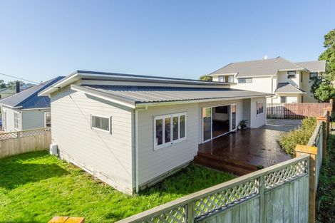 Photo of property in 18 Sim Street, Johnsonville, Wellington, 6037
