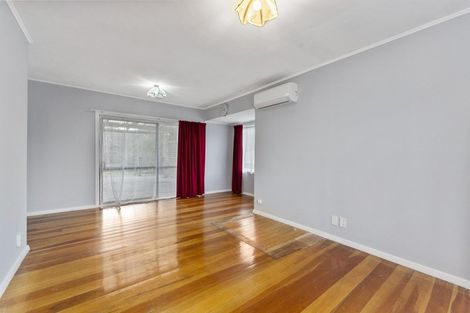 Photo of property in 21 York Place, Cannons Creek, Porirua, 5024