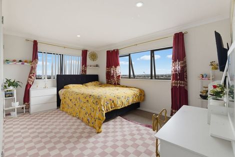 Photo of property in 126 Keri Vista Rise, Papakura, 2110