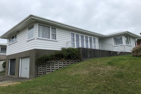 Photo of property in 75 Kenmore Street, Newlands, Wellington, 6037