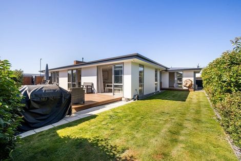Photo of property in 8 Irvines Track, Halswell, Christchurch, 8025