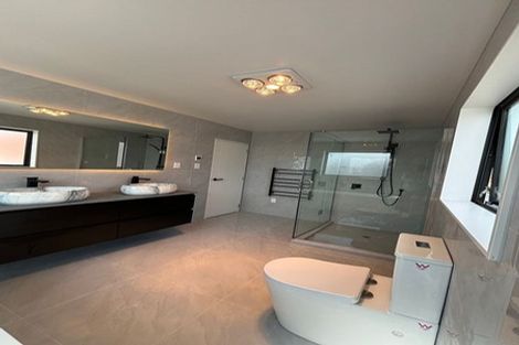 Photo of property in 5 Prevost Lane, Oteha, Auckland, 0632