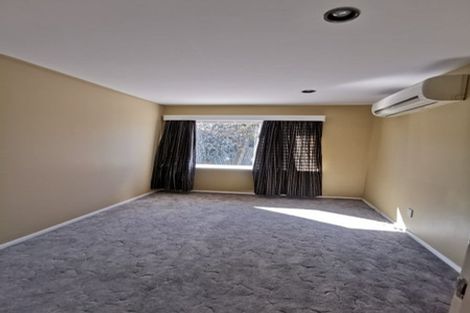 Photo of property in 17 Bateman Avenue, Bryndwr, Christchurch, 8053