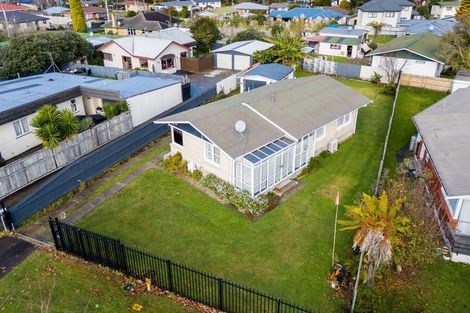 Photo of property in 53 Collins Road, Melville, Hamilton, 3206