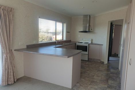 Photo of property in 3 Riversdale Drive, Merrilands, New Plymouth, 4312