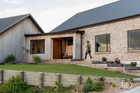 Photo of property in 42 Te Auhi Way, Welcome Bay, Tauranga, 3112