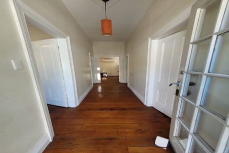 Photo of property in 9 Rixon Grove, Mount Victoria, Wellington, 6011