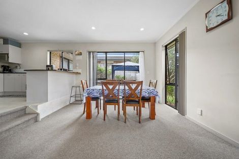 Photo of property in 25 Peninsula Road, Mangere, Auckland, 2022
