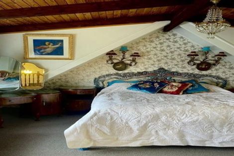 Photo of property in 556 Scenic Drive, Waiatarua, Auckland, 0612