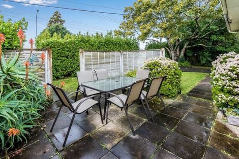 Photo of property in 1/80 Gloria Avenue, Te Atatu Peninsula, Auckland, 0610