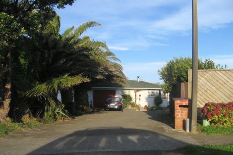 Photo of property in 33 Forth Place, Papakowhai, Porirua, 5024
