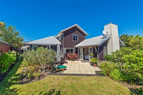 Photo of property in 38 Titirangi Crescent, Parklands, Christchurch, 8083