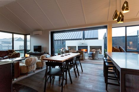 Photo of property in 2 Fife Court, Jacks Point, Queenstown, 9371