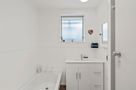 Photo of property in 39 Heather Street, Levin, 5510