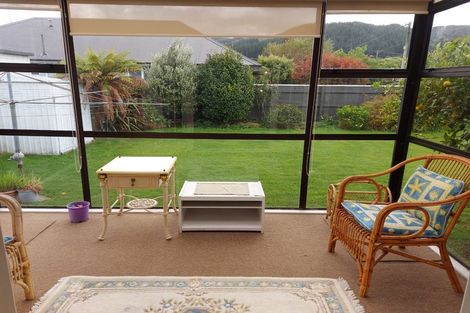 Photo of property in 1 Craig Grove, Elderslea, Upper Hutt, 5018
