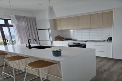 Photo of property in 19a Braemar Road, Rothesay Bay, Auckland, 0630