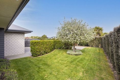 Photo of property in 71 Rannoch Drive, Broomfield, Christchurch, 8042