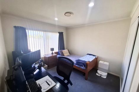 Photo of property in 21 Meridian Court, Oteha, Auckland, 0632