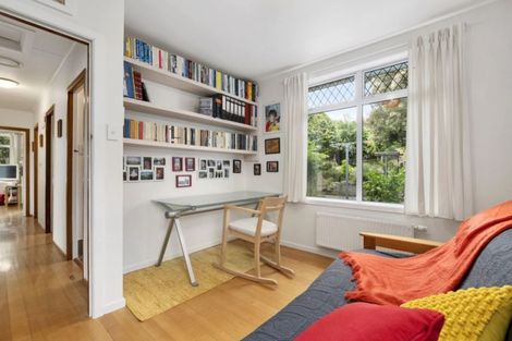 Photo of property in 89 Taylor Terrace, Tawa, Wellington, 5028